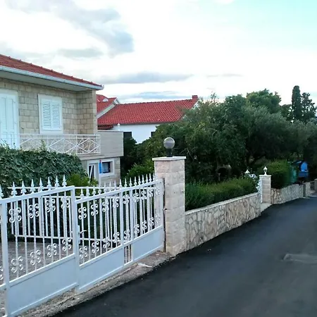 Mila I Ante דירה
